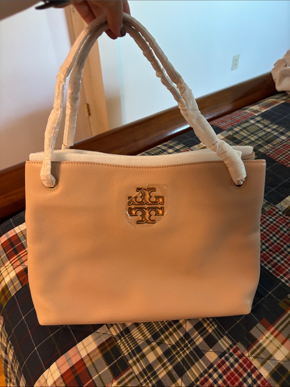 🔥🔥🔥Tory Burch Britten triple compartment Leather Tote with Gold Logo